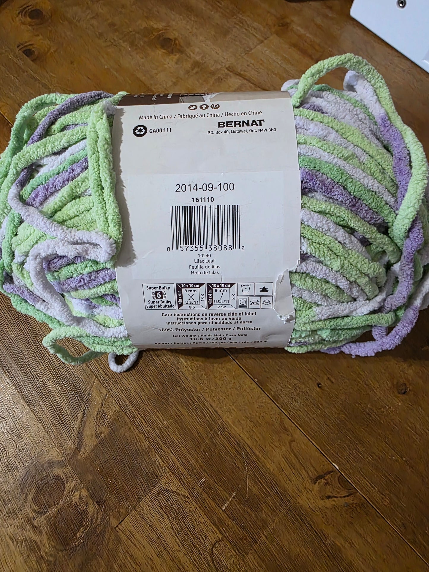 Bernat blanket yarn lilac leaf color