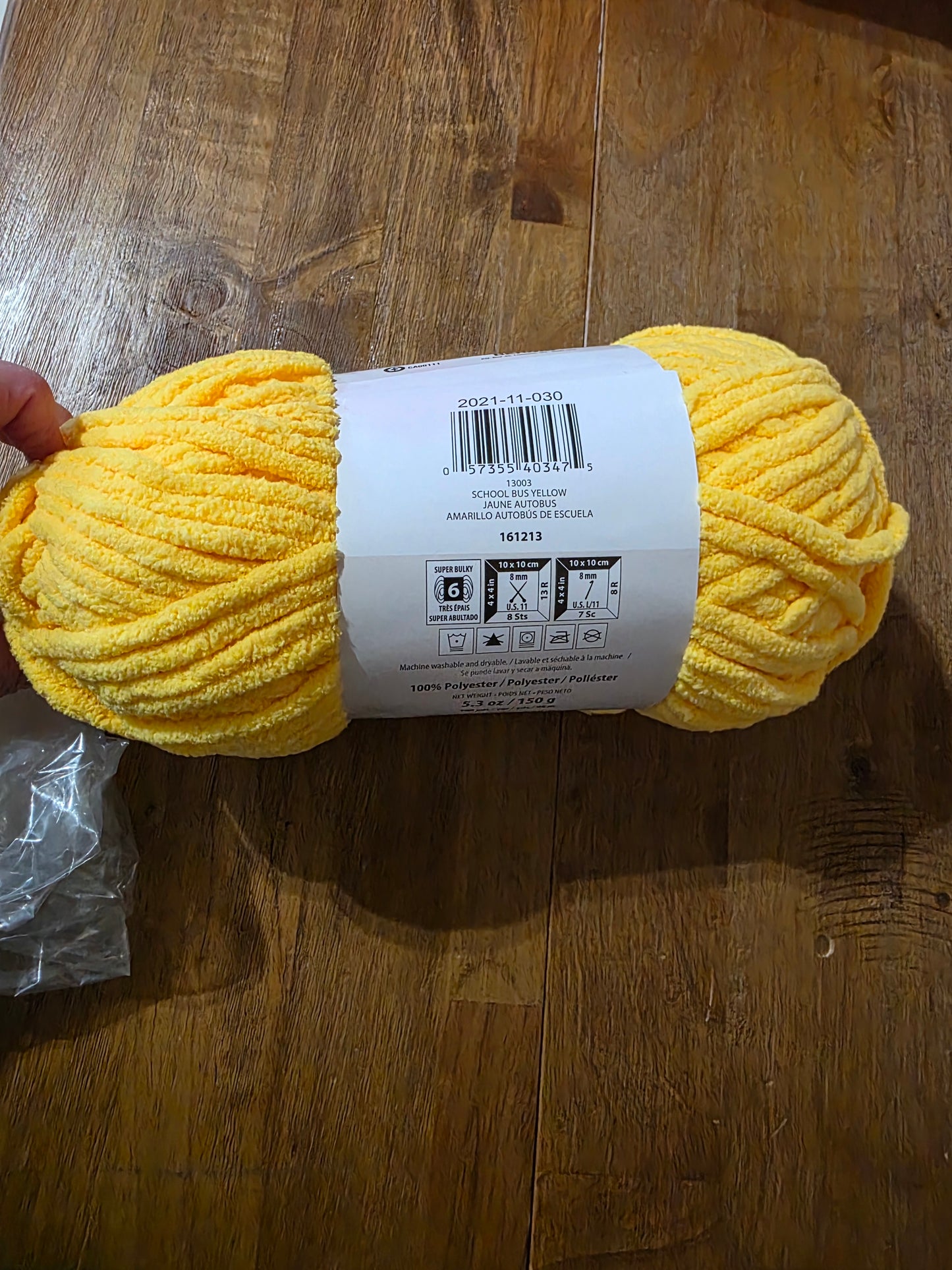 Bernat brights school bus yellow 5.3 oz