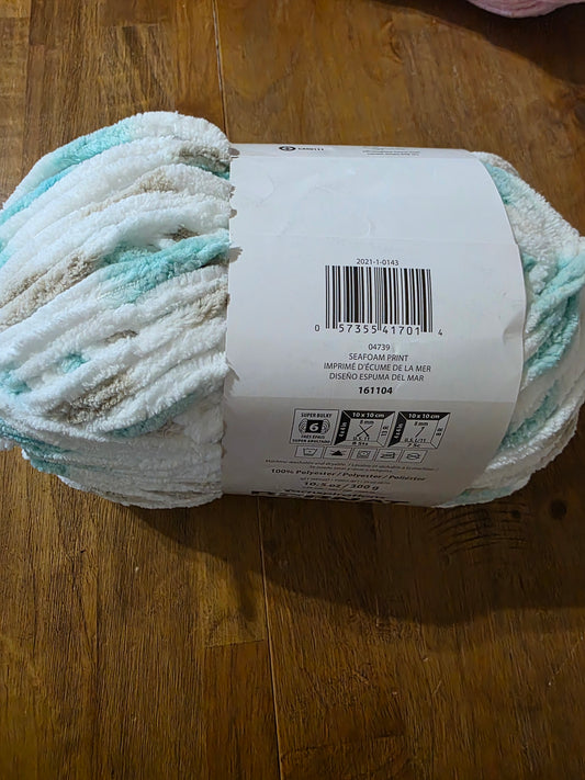 Bernat baby blanket yarn Seafoam print 10.5 oz