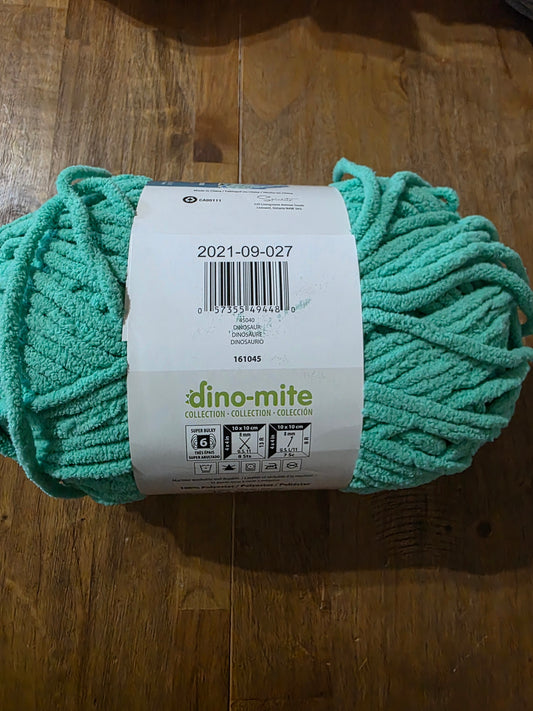 Bernat baby blanket Dinosaur 10.5 oz