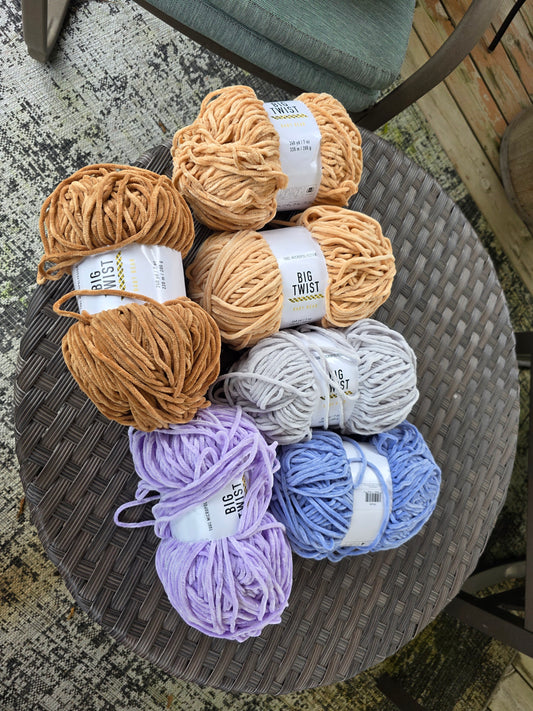 Big twist Baby bear yarn.
