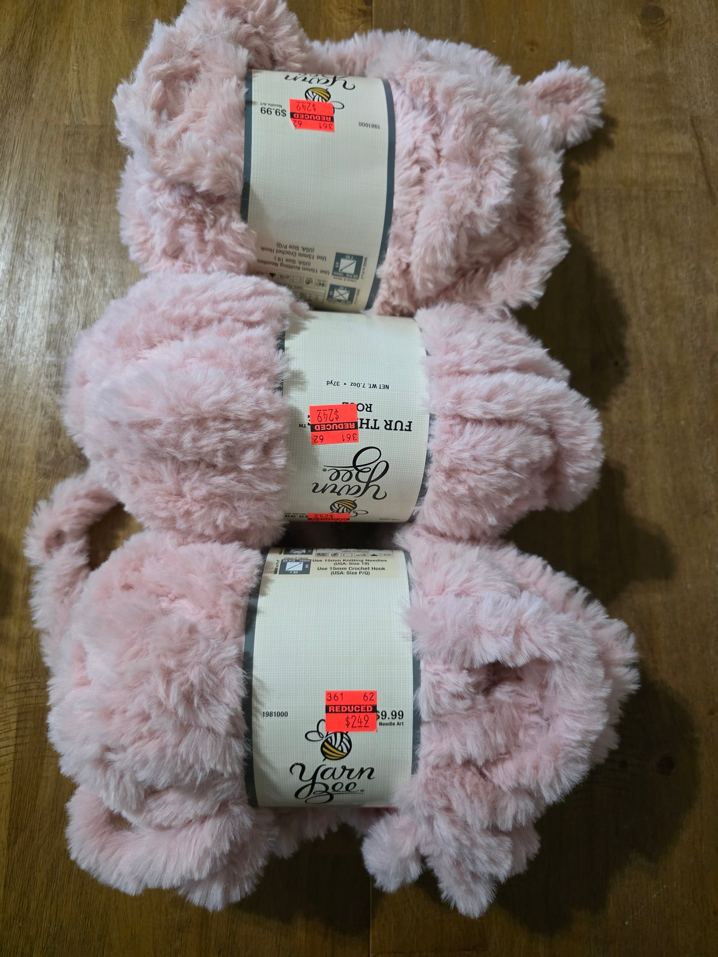 Yarn bee Fur the love