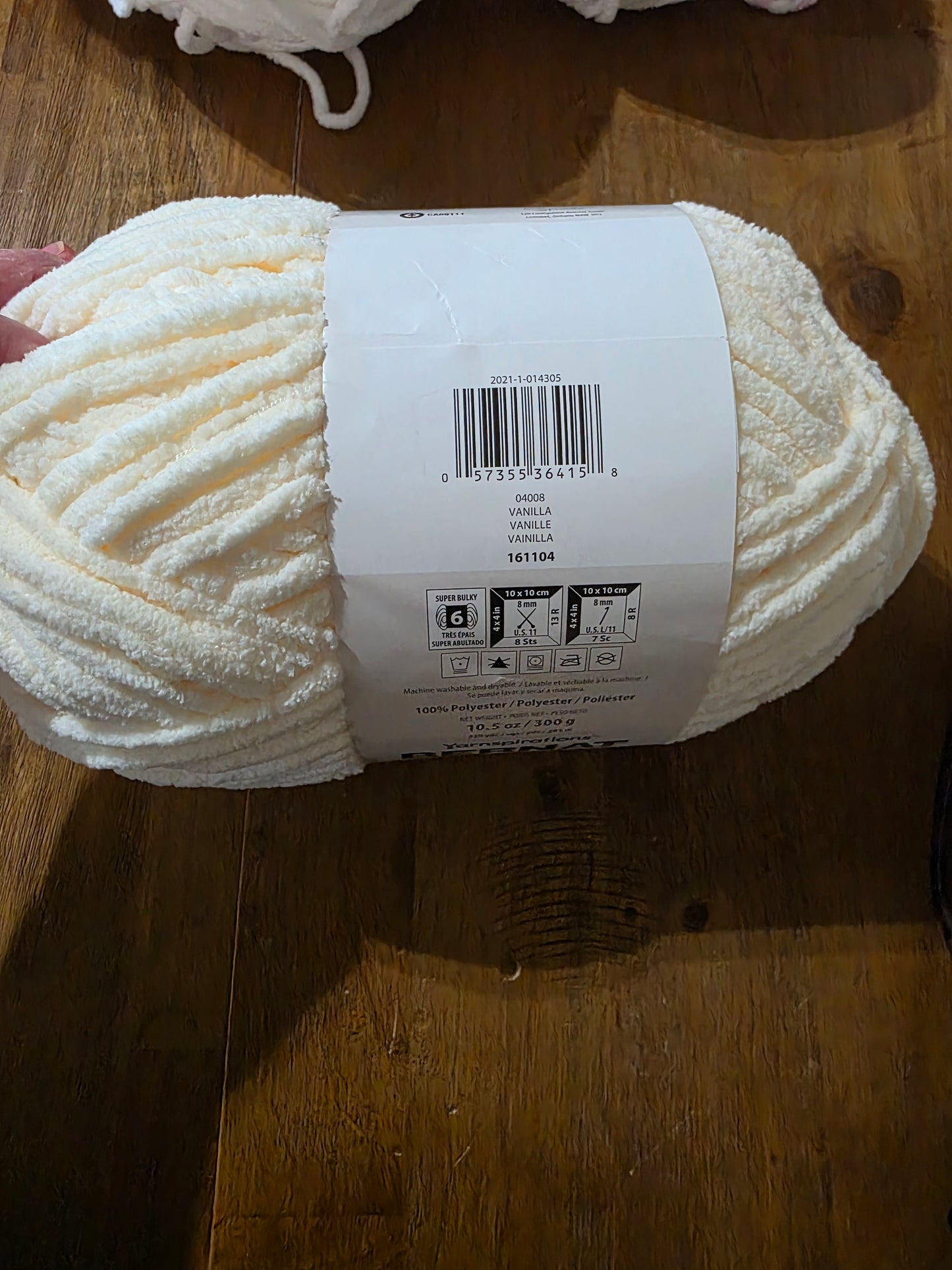 Bernat blanket yarn Vanilla 10.5 oz