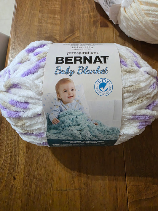 Bernat baby blanket yarn little lilac dove 10.5