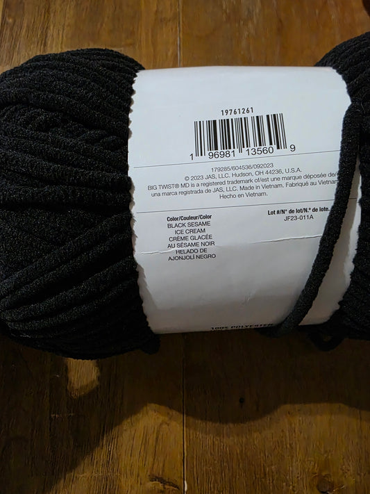 Big twist black posh yarn