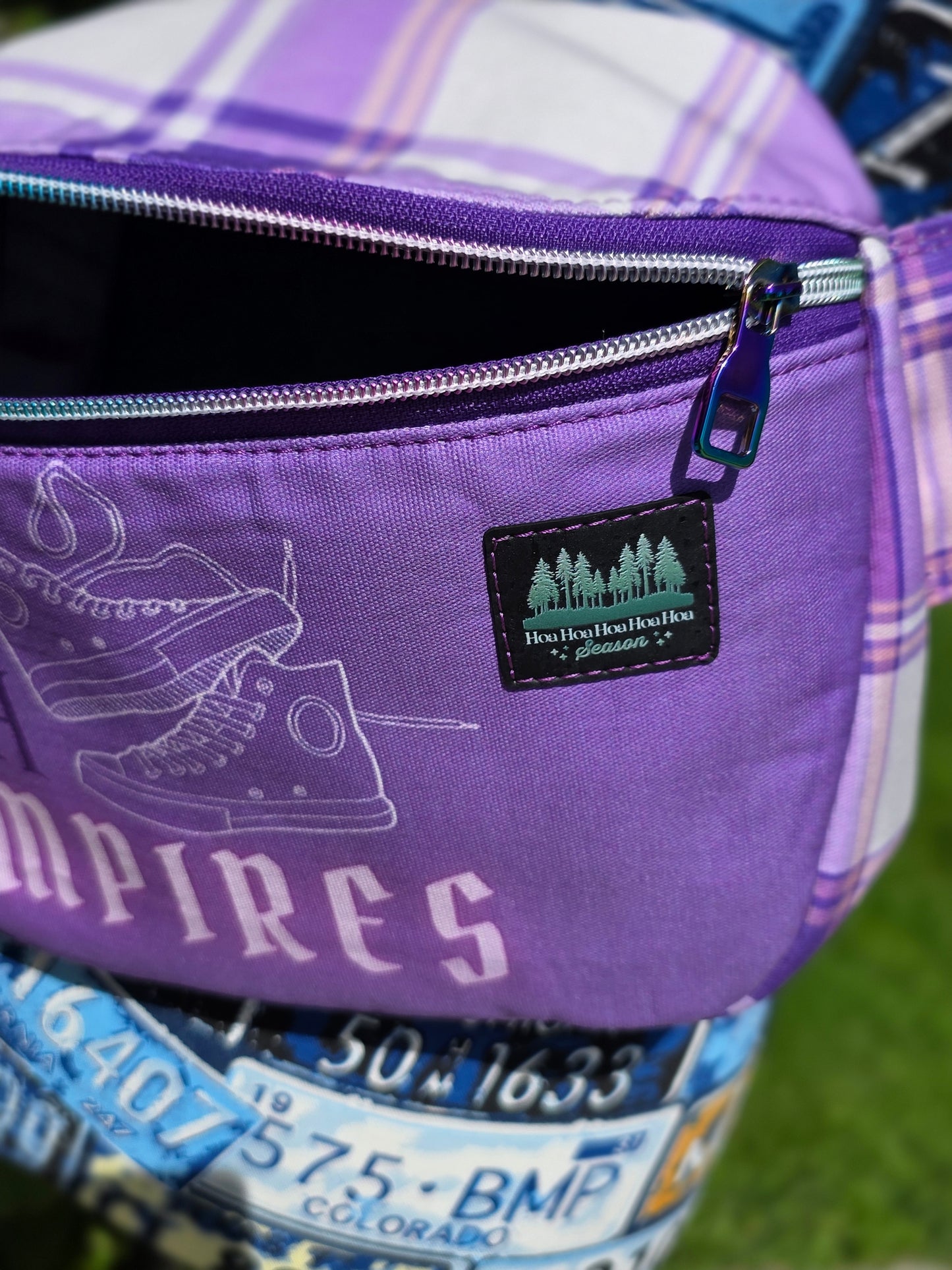 Twilight Bella themed what is that called a Fanny pack