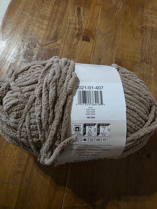Bernat blanket yarn 10.5 oz baby sand
