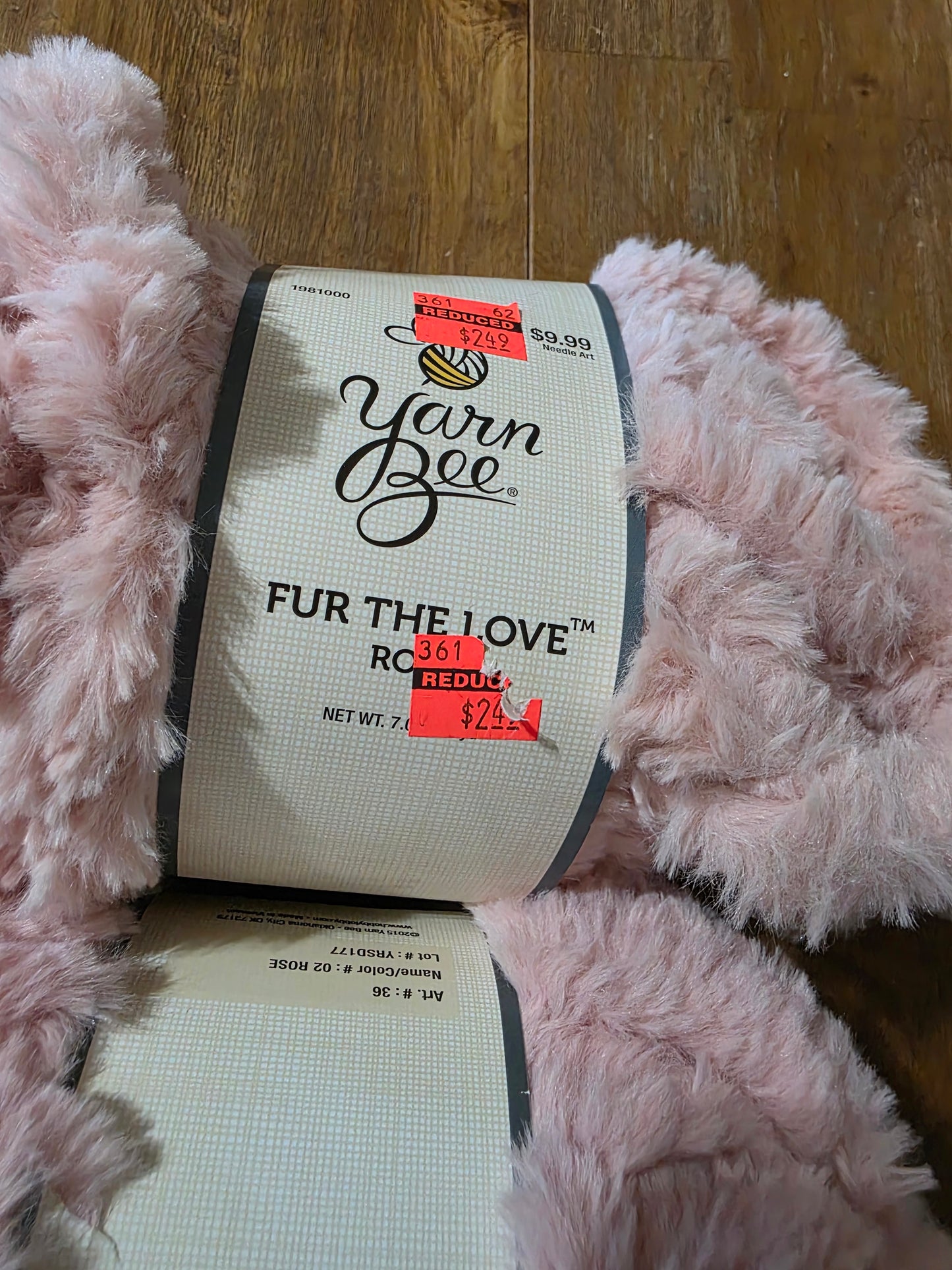 Yarn bee Fur the love