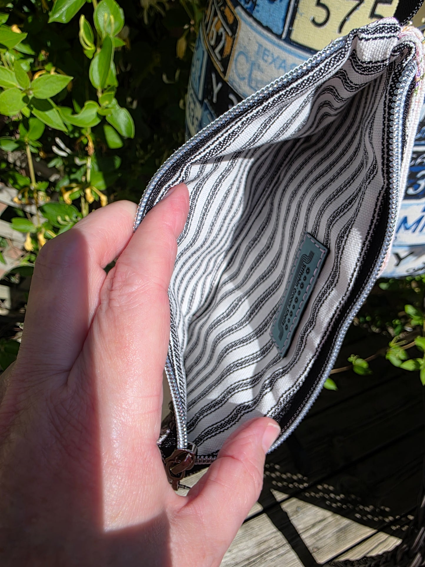 Zip'N'Go crossbody