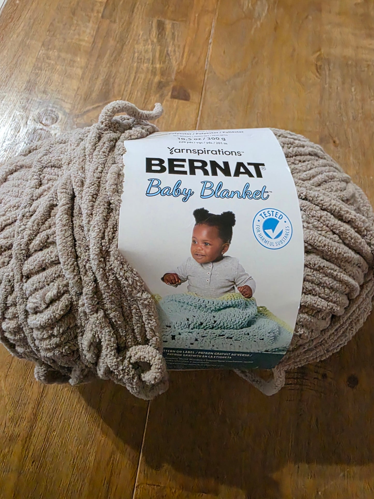 Bernat blanket yarn 10.5 oz baby sand