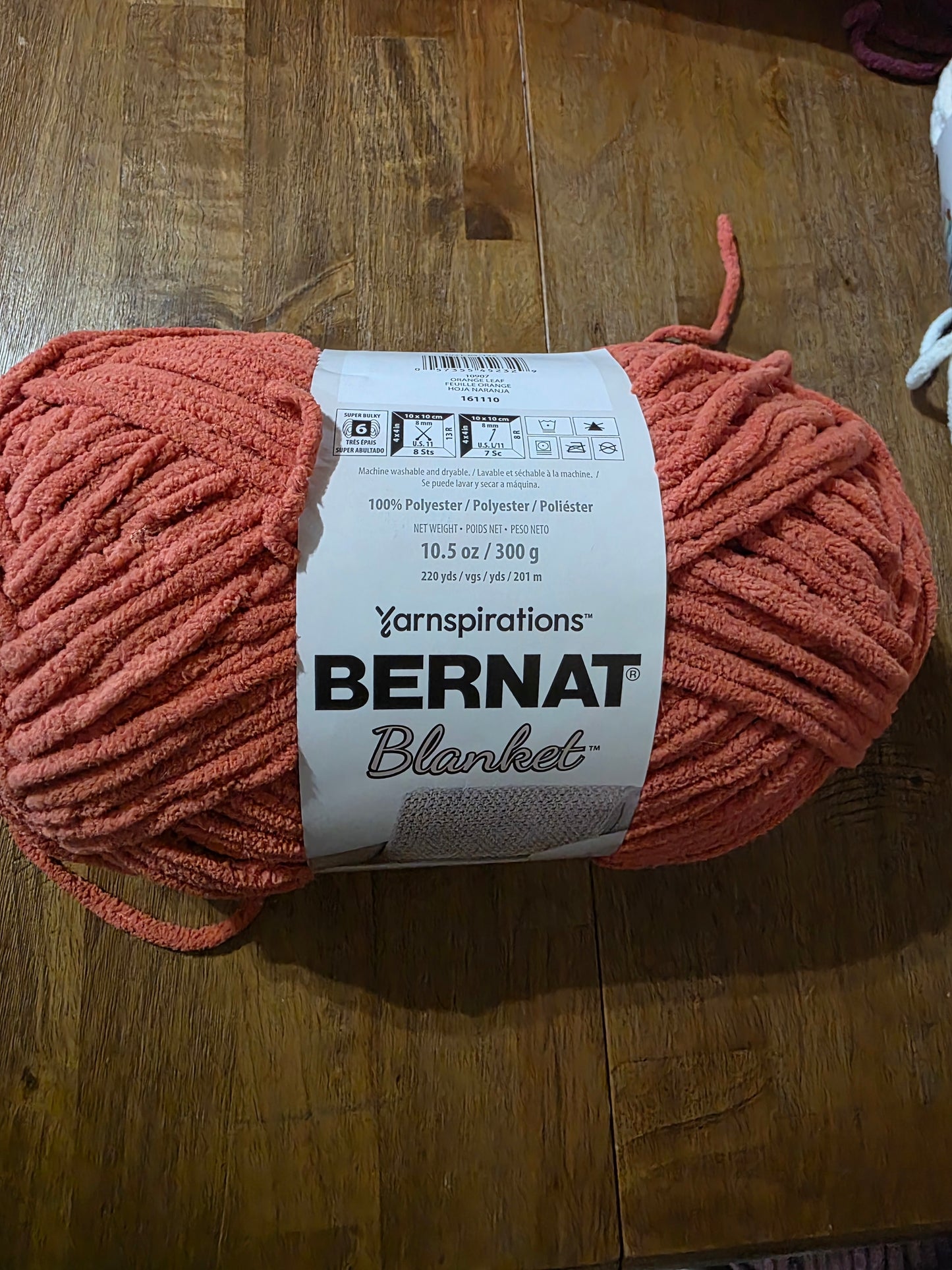 Bernat blanket yarn 10.5 oz color orange leaf